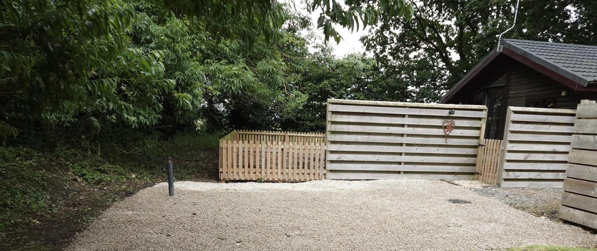 Squirrel Lodge At Owlet Hideaway - With Hot Tub, Near York Extérieur photo